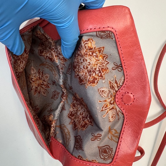 HOBO Stroll Slim Crossbody bag purse in Tea Rose pink leather New - Picture 6 of 10